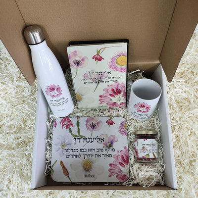 מארז למשרד פרחי בר: מחברת+בקבוק+לוח שבועי+שוקולדים+מחזיק מפתחות + פנקס (מארז ענק במיוחד)