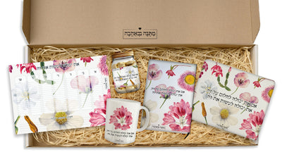 מארז למשרד פרחי בר: פד לעכבר + בקבוק + מחברת + לוח שבועי + שוקולדים (מארז ענק)