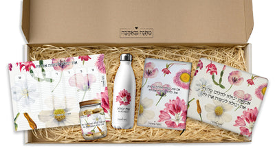 מארז למשרד פרחי בר: מחברת + בקבוק + לוח תכנון שבועי + שוקולדים + מחזיק מפתחות (מארז ענק)